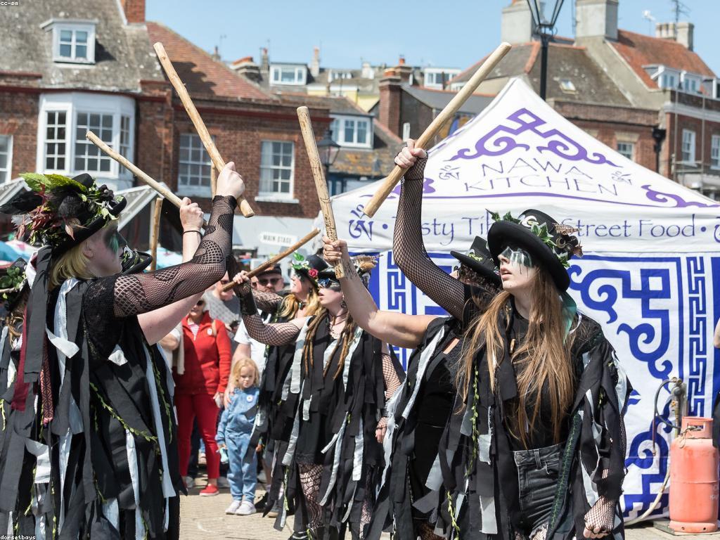 សារៈសំខាន់នៃពិធីប្រពៃណីខ្មែរនៅក្នុងវប្បធម៍